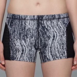 Lululemon Sweat 2 Swim Shorts EUC 6